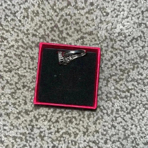 🆕 Sparkling Silver & Crystal Ring Size 7 - Picture 3 of 8